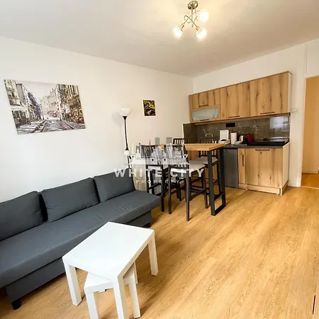White City - Waterfront Apartment