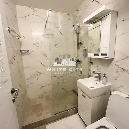 White City - Waterfront Apartment *